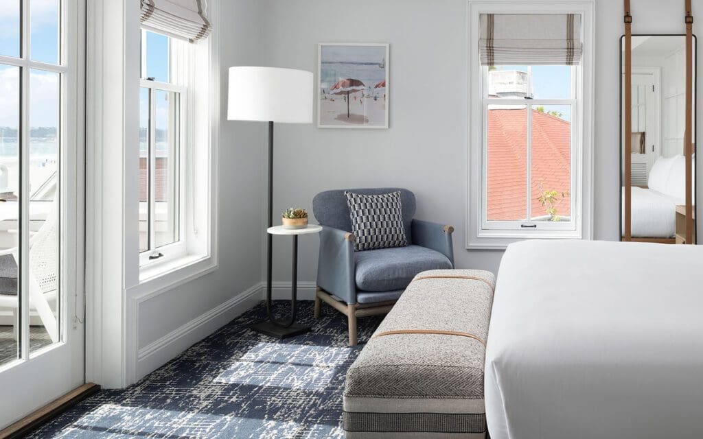 Oceanfront Cottage Horizon Suite Bedroom