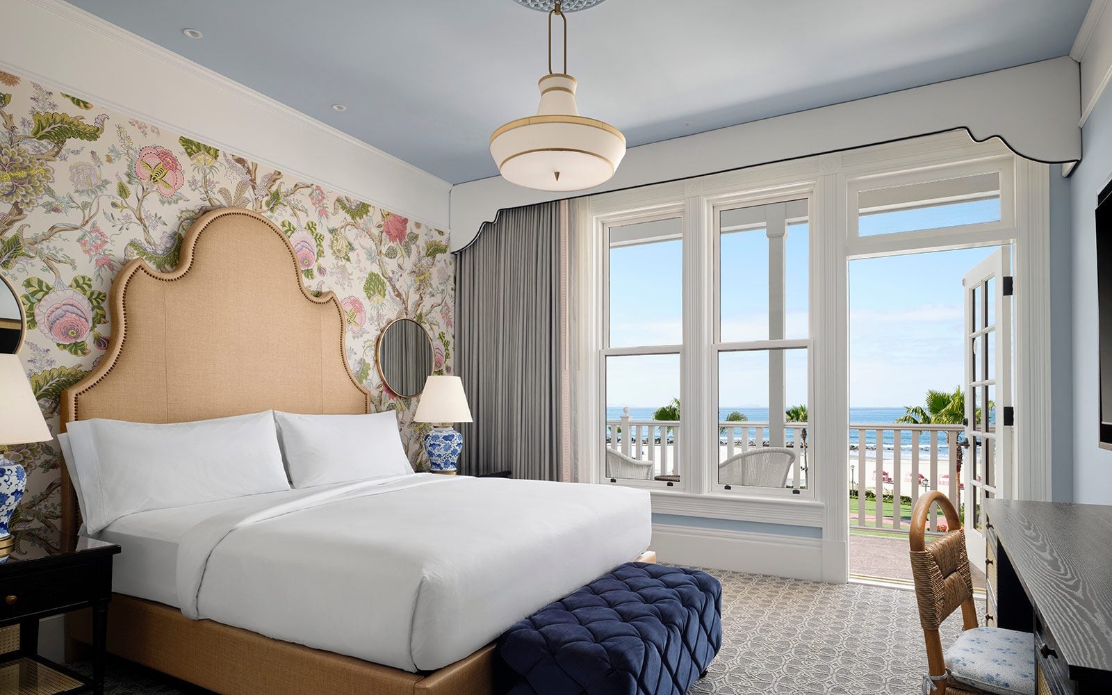 Victorian Oceanfront Balcony with Club Access